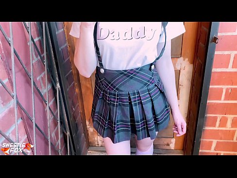 ❤️ Schoolgirl Sucks a dick gu domhainn agus fucks an àite clasaichean. ️  Bhidio gnè  aig gd.shufflesex.ru